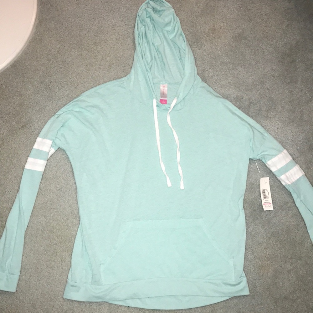 Light pullover sweatshirt